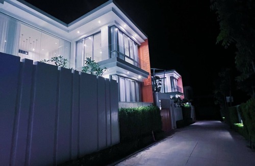 Choeng Thale Villa | 4-bedroom villa in beautiful Tambon Si Sunthon with AC, WiFi