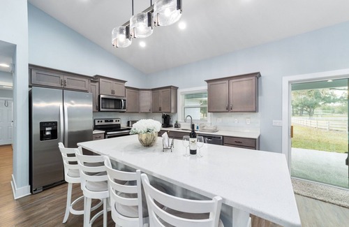 Fellowship House | 4 Bedroom w/8-stall barn & 4 paddocks - Adjacent to WEC! - Sherman Oaks 625