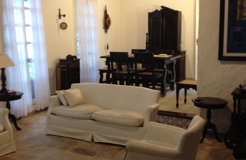 Pereque House | 4 Bedrooms - 2 Suites - Gated Community - Garden Albamar