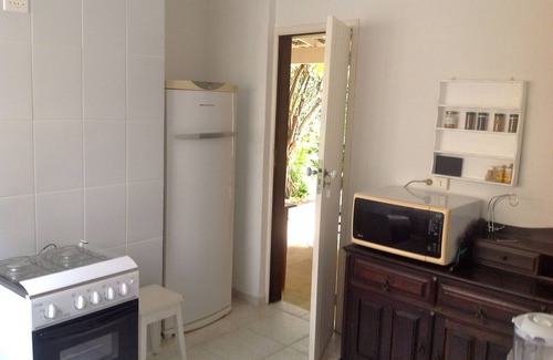 Pereque House | 4 Bedrooms - 2 Suites - Gated Community - Garden Albamar