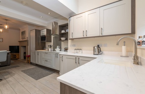 Wadsworth House | 4 Bedrooms, sleeping 6, just 2 minutes walk from Hebden Bridge town square .