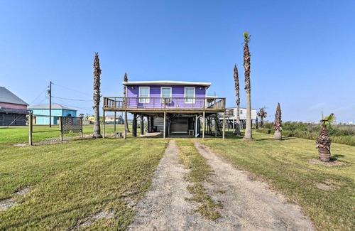 Surfside Beach House | 4 Blocks to Ocean Water-View Surfside Beach Home!