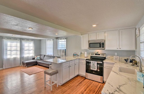 Surfside Beach House | 4 Blocks to Ocean Water-View Surfside Beach Home!