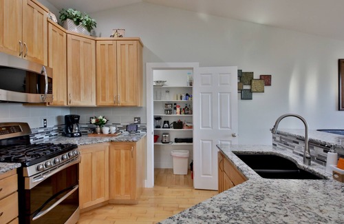 Freeland House | 4 BR Beautiful House, stunning views, walk to Golf and Beach.