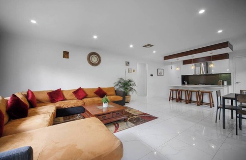 Tarneit House | 4 BR home in West of Melbourne.