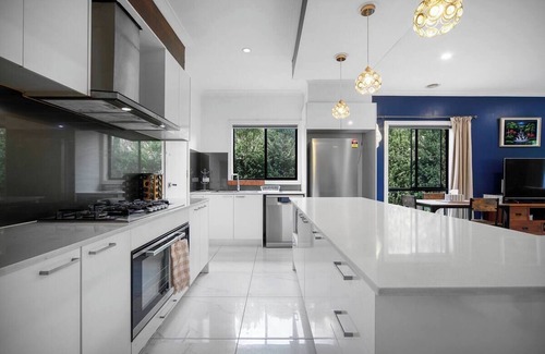 Tarneit House | 4 BR home in West of Melbourne.