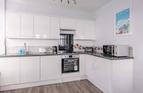 Felixstowe Apartment | 4 Buregate House, Felixstowe - Sea view apartment