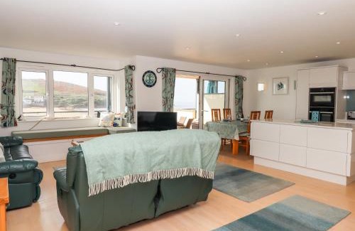 Bigbury-on-Sea Apartment | 4 Burgh Island Causeway