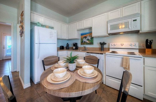 Port Aransas Cottage | 4 Costa Bahia Condos