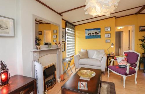 Faversham House | 4 Country View Park