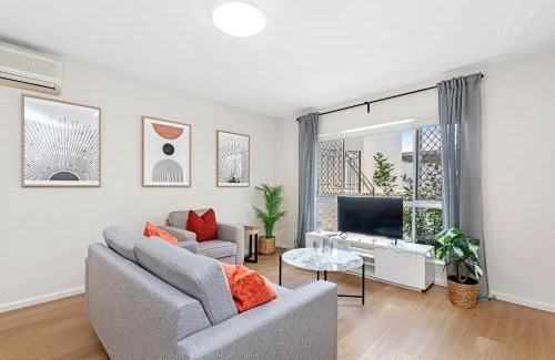 Daglish Apartment | 4 Cute Cunningham Close To Subiaco - Sleeps 4