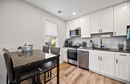 Wall House | 4 houses from the beach! Belmar Rear East Cottage