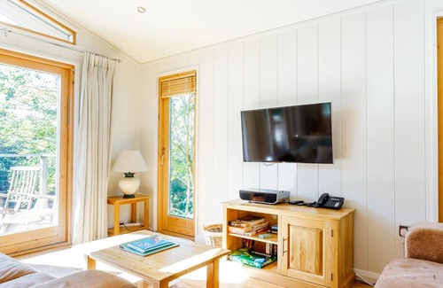 Looe Cottage | 4 Lake View