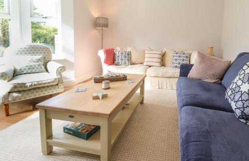 Newport House | 4 Llain yr Eglwys