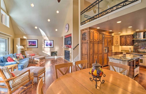 Truckee Cottage | 4 Mi to Dtwn Truckee: Tahoe Donner Home w/Hot Tub