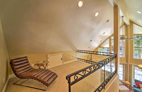 Truckee Cottage | 4 Mi to Dtwn Truckee: Tahoe Donner Home w/Hot Tub