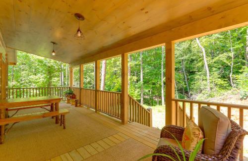 Cherry Log House | 4 Mi to Fall Branch Falls Peaceful Cabin with Deck