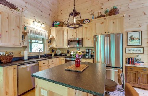 Cherry Log House | 4 Mi to Fall Branch Falls Peaceful Cabin with Deck