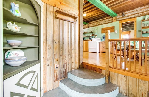 Calico Rock Cabin | 4 Mi to Historic District: Calico Rock Cabin!