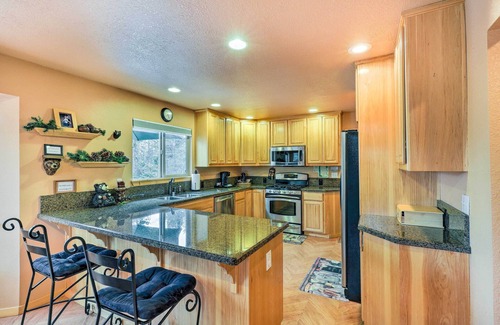 Hathaway Pines House | 4 Mi to Pine Lake: Hathaway Pines Cabin w/Deck