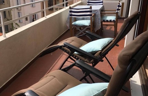 Cannes City Centre Apartment | 4 minutes from the beach and directly behind the Carlton Hotel