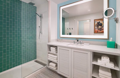 Fort Myers Beach Resort | 4 Oceanfront Rooms w/Outdoor Pool, Firepits + Near Fort Myers Beach