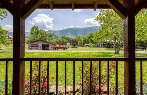 Gatlinburg - Pigeon Forge House | 4 Paws Lodge