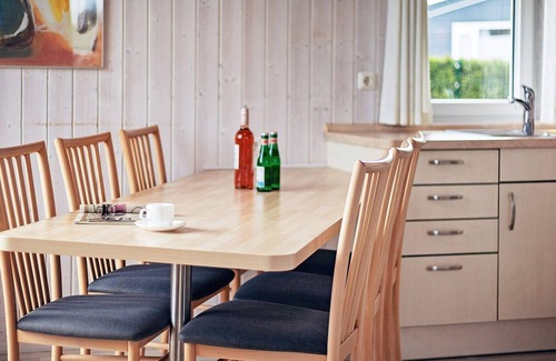 Lensterstrand House | 4 person holiday home in GROEMITZ