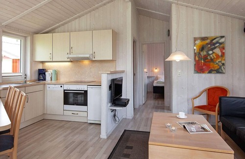 Lensterstrand House | 4 person holiday home in GROEMITZ