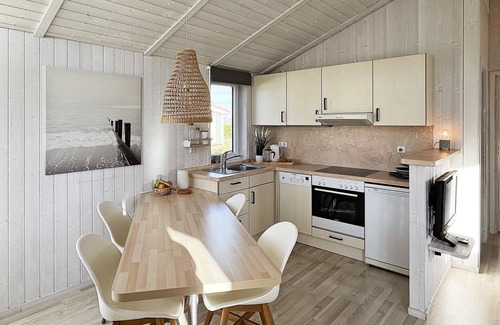 Lensterstrand House | 4 person holiday home in GROEMITZ