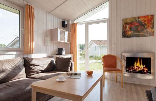 Lensterstrand House | 4 person holiday home in GROEMITZ