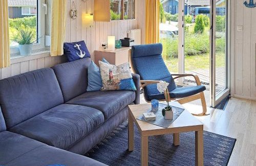 Lensterstrand House | 4 person holiday home in GROEMITZ
