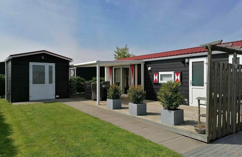 Serooskerke House | 4 person chalet on family park in Veere