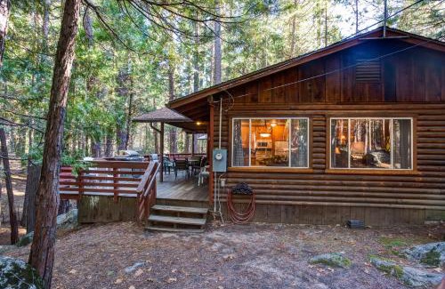 North Wawona Ski Chalet | 4 Pine Creek Cabin