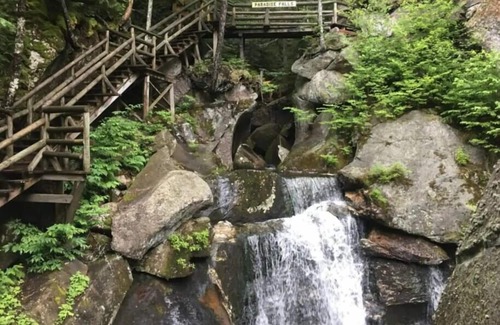 Lincoln Condo | '4 SEASONS' @ LOON MTN. 2BR+Loft w/Pool(s)