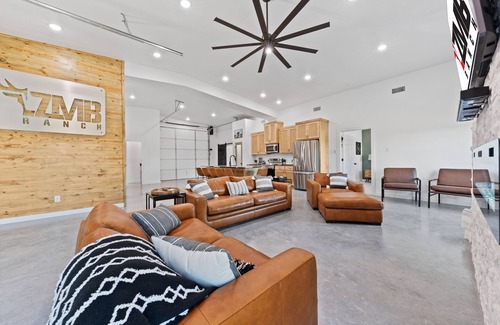 Irene Other | 40 Acre Country Retreat Minutes from Downtown Waco