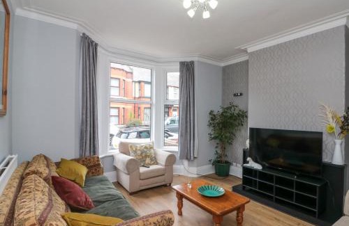 Scarborough House | 40 Ashville Avenue