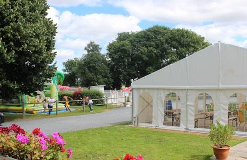 Balleroy RV Rental | 40 m² Mobile home ∙ 8 guests