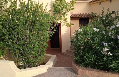 Canneddi Apartment | 400 meters - as the crow flies - from Canneddi beach