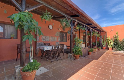 Valsequillo de Gran Canaria Villa | 400 m² Villa ∙ 3 bedrooms ∙ 10 guests