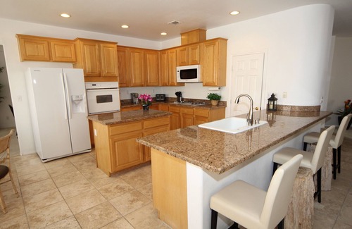 Spring Valley House | 4000 SQ. Foot, LARGE LUXURY HOME- POOL-Guard Gated Community. Close 2 Strip!