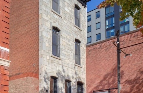University City Apartment | 4003 Chestnut 2A in Philadelphia