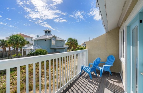 Thomas Drive Condo | 4109 A Safari St
