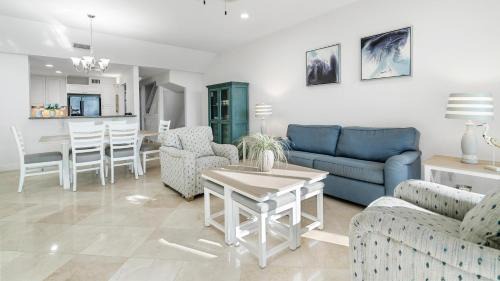 Rock Harbor Apartment | 412 Mariners Club