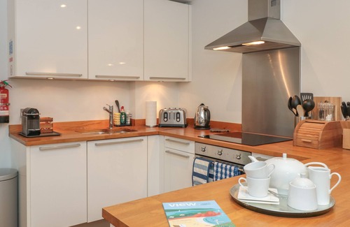 Dartmouth House | 42 Dart Marina