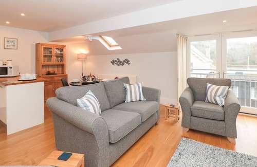 Dartmouth House | 42 Dart Marina
