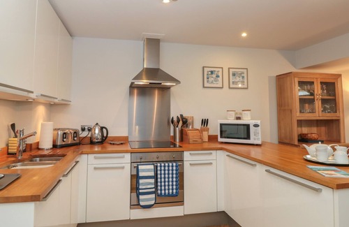 Dartmouth House | 42 Dart Marina