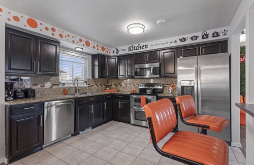 Arvada House | 420Friendly 7BR HotTub Sauna Theater PS5 Arcade RedRocks