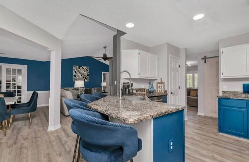 Navarre House | 428) TONS of amenities! Games+ heated pool