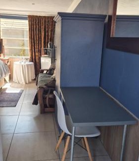 Ermelo House | 44 on Ennis Guest Lodge and Restaurant -